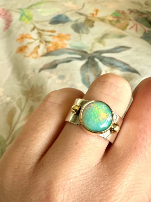 Anillo Ópalo Australiano con Oro N° 13