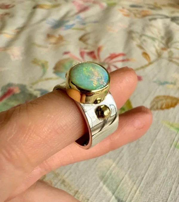 Anillo Ópalo Australiano con Oro N° 13
