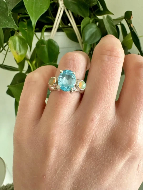 Anillo con Ópalos Etíopes y Aguamarina N° 11