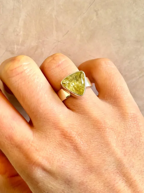 Anillo Cuarzo Turmalinado N° 15
