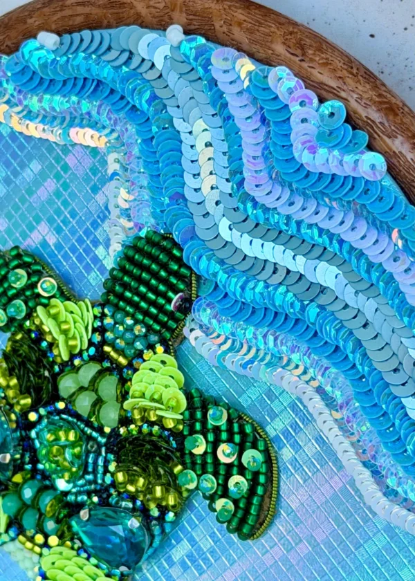Be Water — Tortuga Bordada a Mano