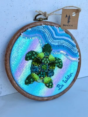 Be Water — Tortuga Bordada a Mano