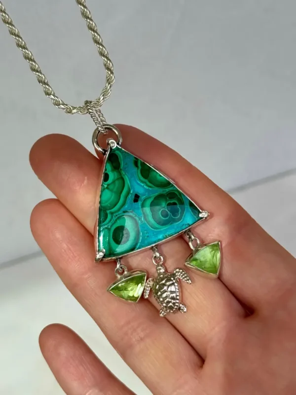 colgante-crisocola-malaquita-peridoto-tortuga-2 Abrazo de Tortuga
