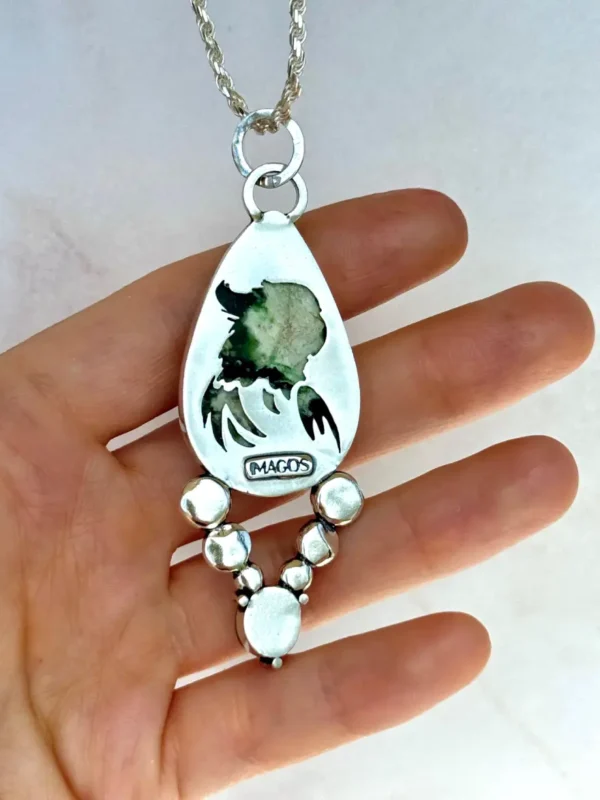 colgante-crisoprasa-peridoto-loro-2 Verde Sagrado