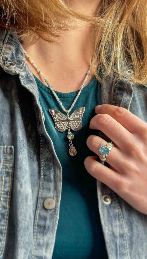 Collar Mariposa