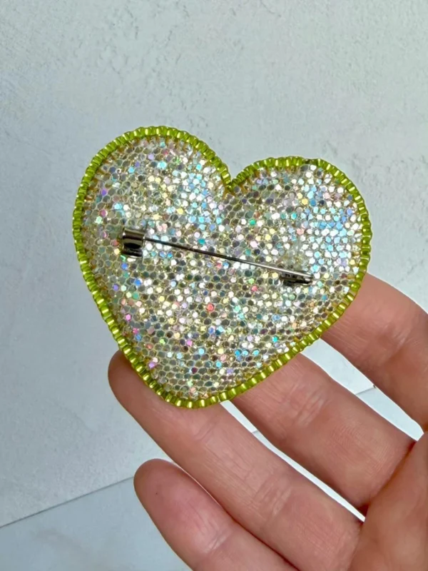 corazon-bordado-prendedor-2 Corazón Botánica (Prendedor)