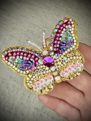 Taller Mariposa Bordada con Pedrería