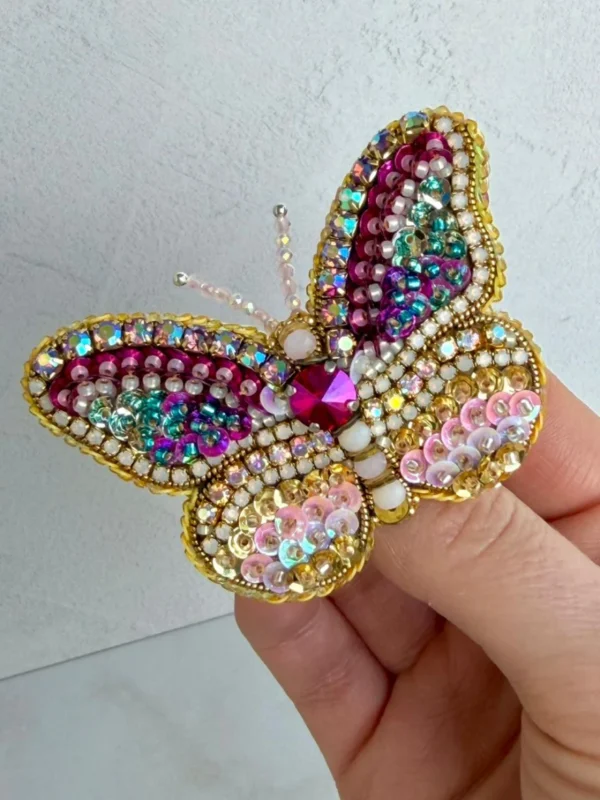 mariposa-bordada-pedreria-prendedor Mariposa Arabella (Prendedor)