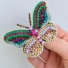 mariposa-bordada-pedreria-prendedor-verde Mariposa Rocío (Prendedor)