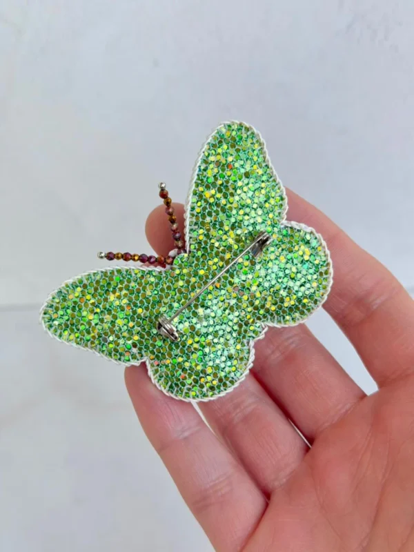 mariposa-bordada-pedreria-prendedor-verde-2 Mariposa Rocío (Prendedor)