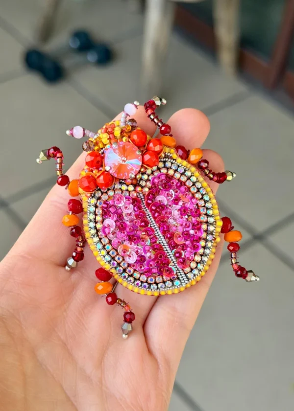 Prendedor Escarabajo Fucsia